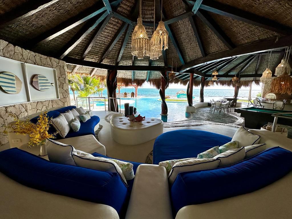 Palapa frente al Caribe